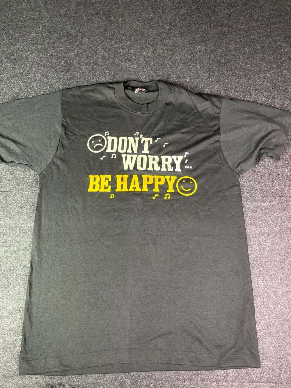 Fruit Of The Loom Don't Worry Be Happy T-Shirt XL Black Graphic Tee